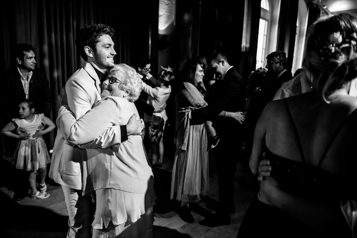 Woburn Sculpture Gallery Wedding - Laura & Andrew