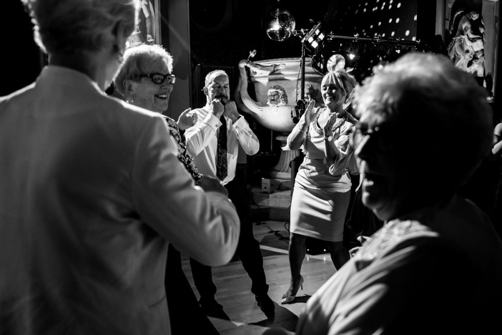 Woburn Sculpture Gallery Wedding - Laura & Andrew