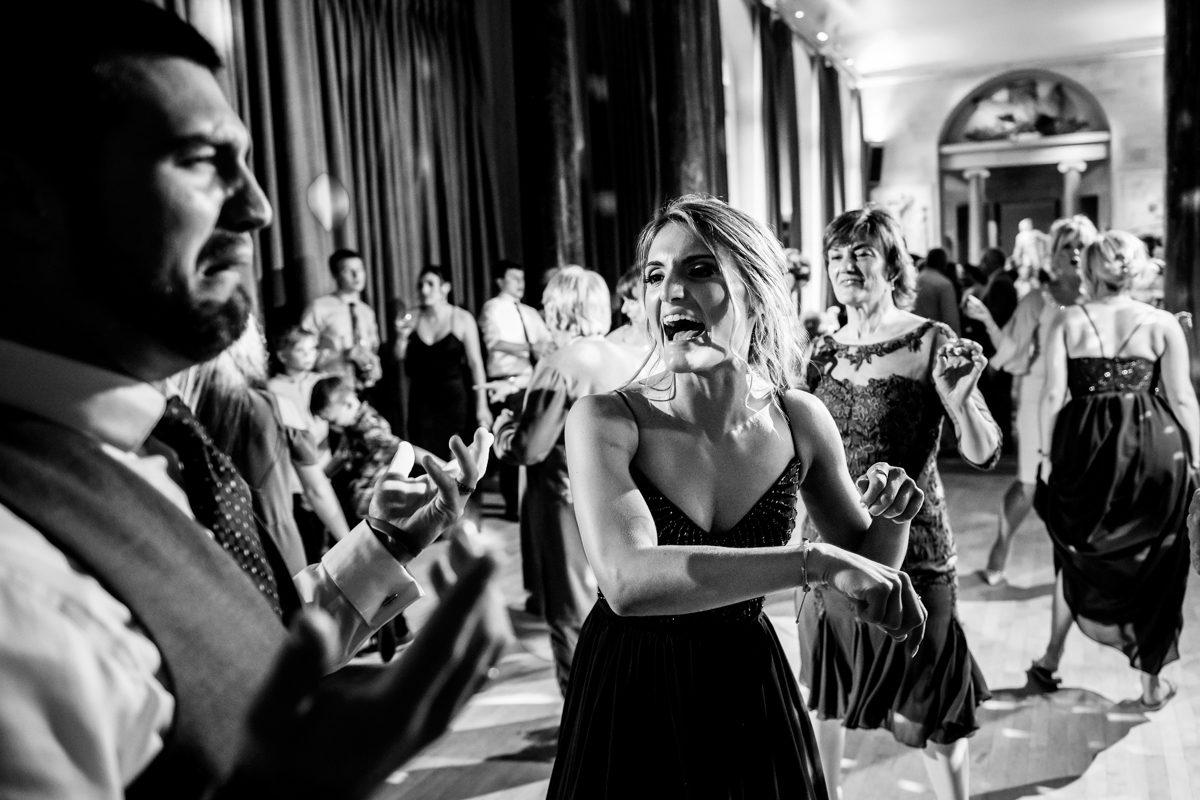 Woburn Sculpture Gallery Wedding - Laura & Andrew