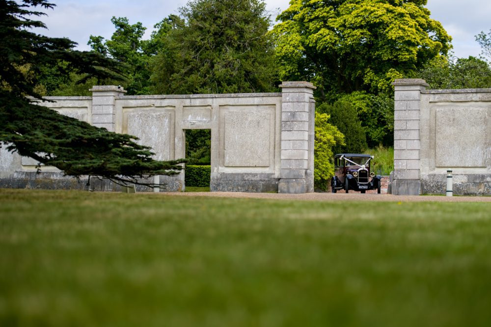 Woburn Sculpture Gallery Wedding - Laura & Andrew