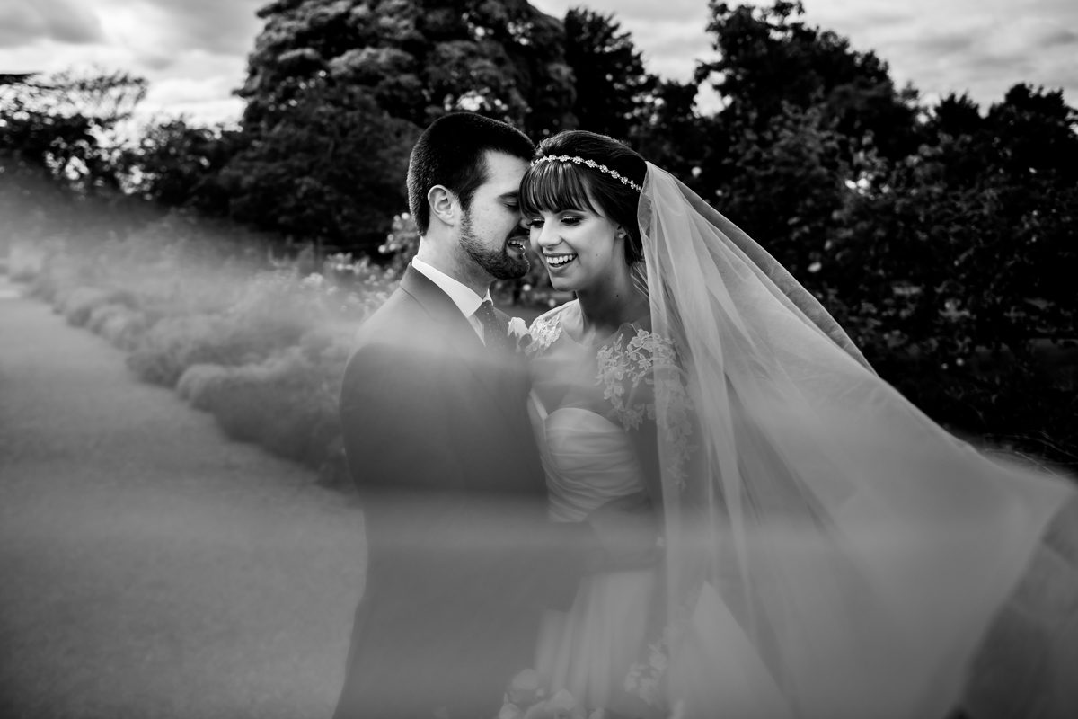 Woburn Sculpture Gallery Wedding - Laura & Andrew