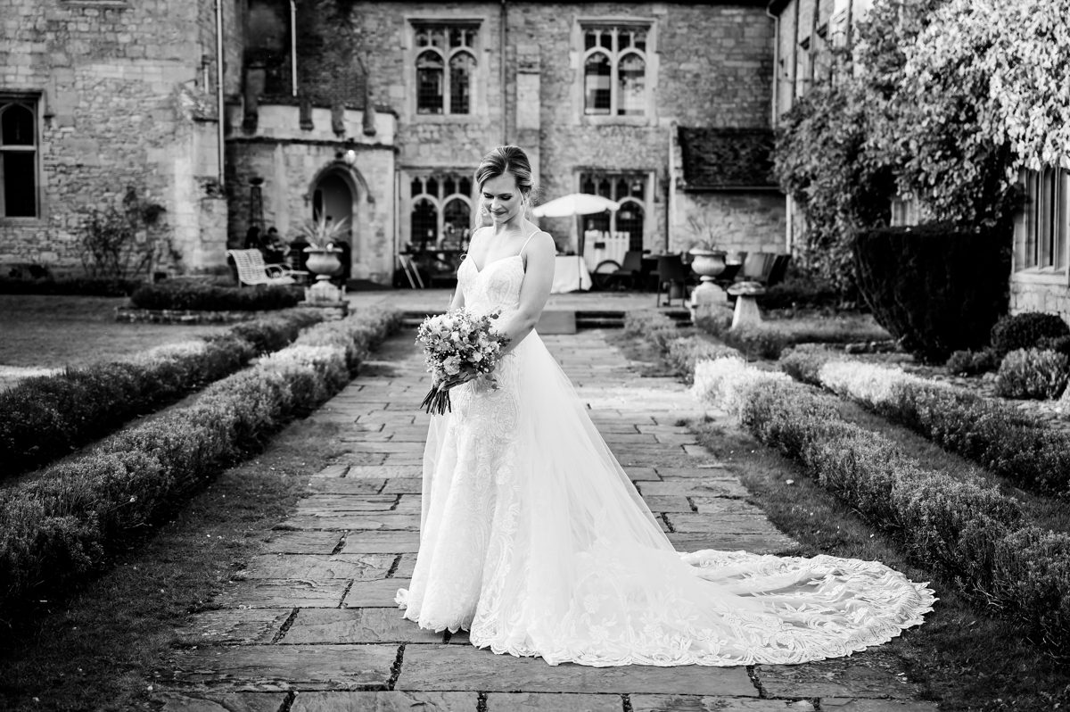 Notley Abbey Wedding - Rhianna & Greg