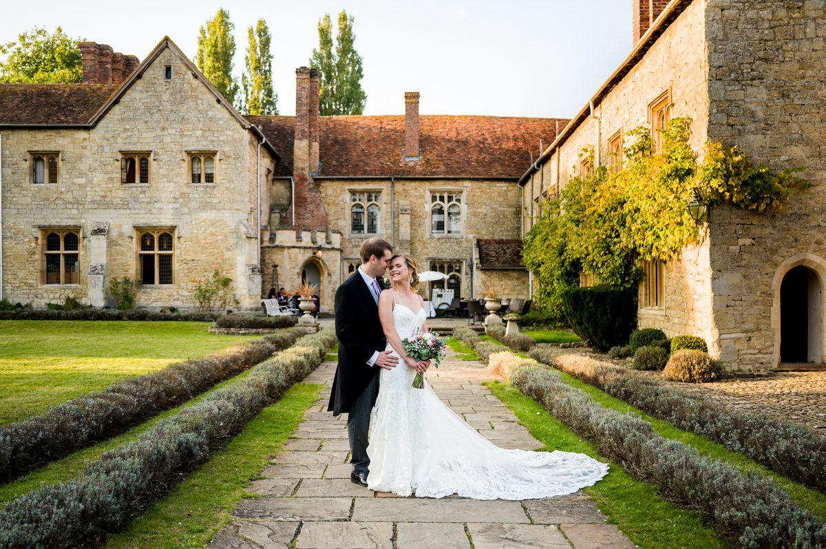 Notley Abbey Wedding - Rhianna & Greg