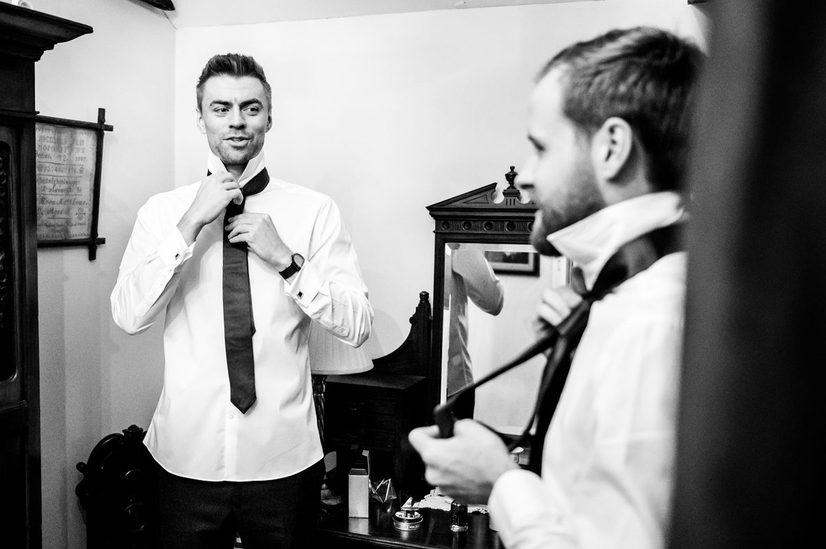 Winters Tale Country Barn Wedding - Hannah & Sam