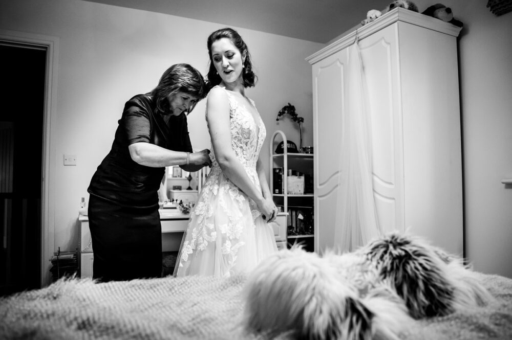 Notley Abbey Wedding - Sinead & Rob