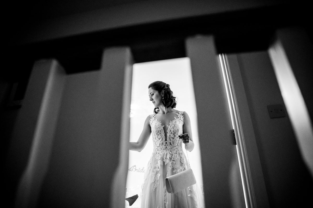 Notley Abbey Wedding - Sinead & Rob