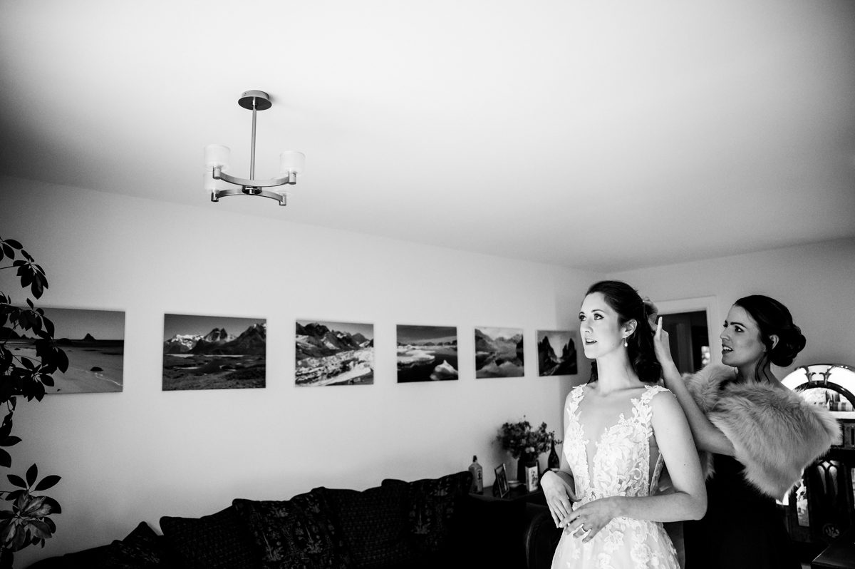 Notley Abbey Wedding - Sinead & Rob