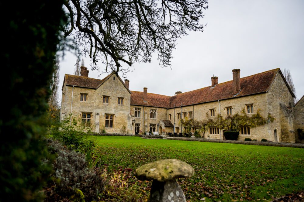 Notley Abbey Wedding - Sinead & Rob