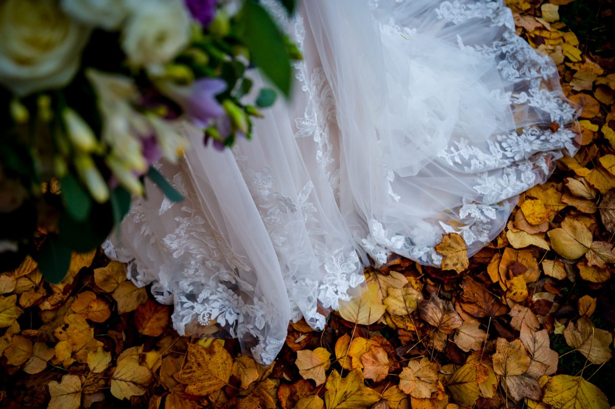 Notley Abbey Wedding - Sinead & Rob
