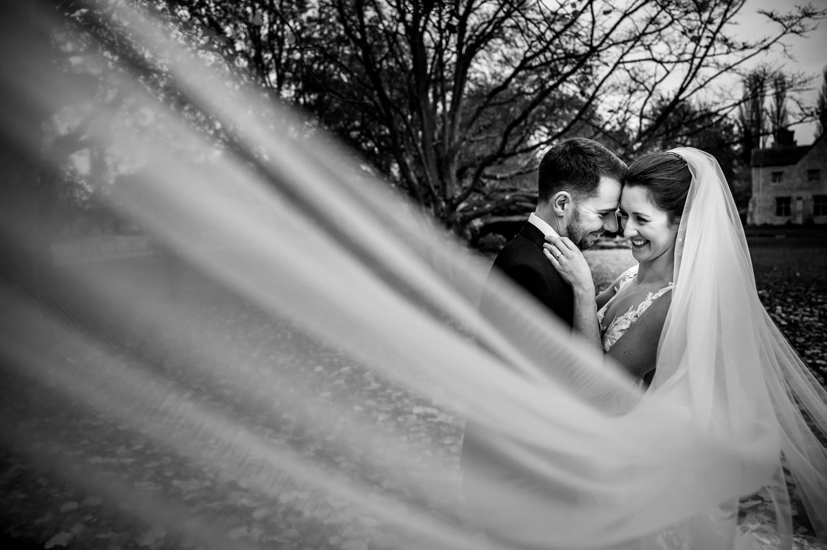 Notley Abbey Wedding - Sinead & Rob