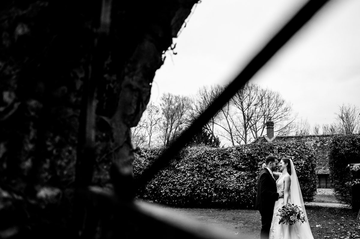Notley Abbey Wedding - Sinead & Rob