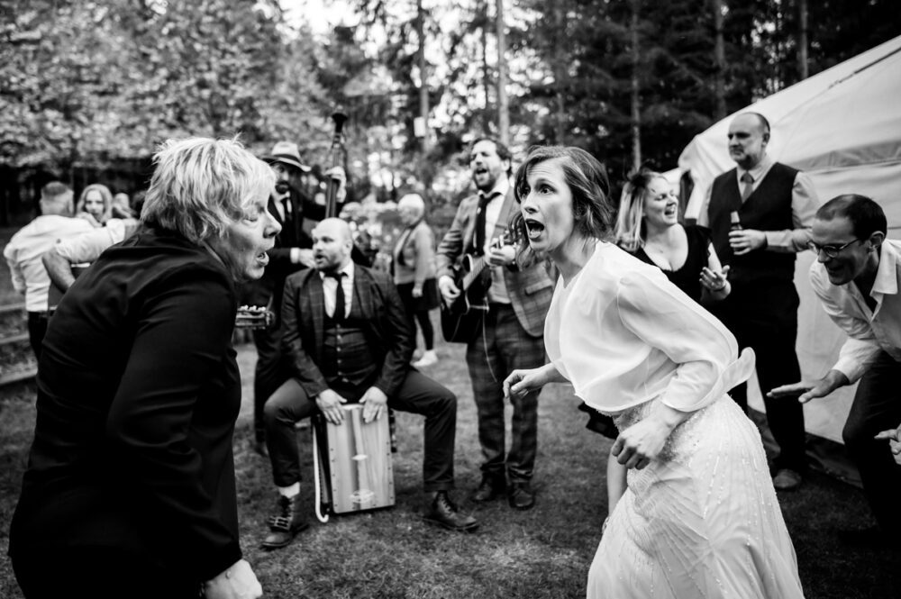 Evenley Wood Garden Wedding - Emma & John