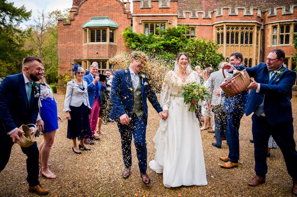 Confetti throw